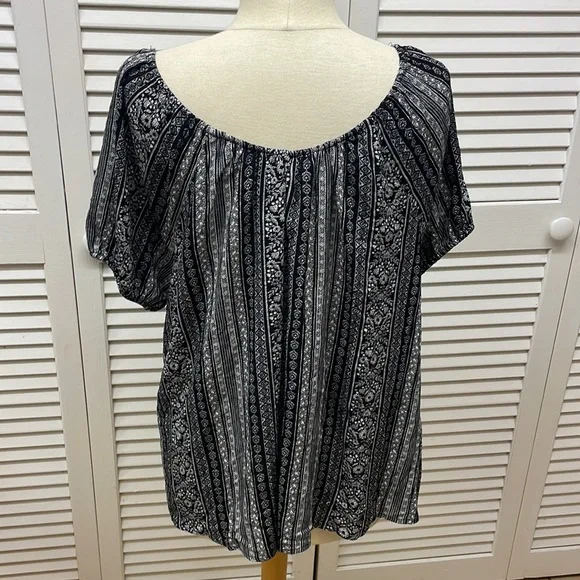 Mudd Black And White Boho SS Tie Keyhole Peasant Blouse Top Size XXL - Picture 2 of 4